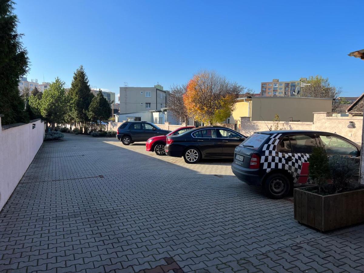 Hotel Marathon Senec Dış mekan fotoğraf