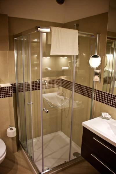 Hotel Marathon Senec Dış mekan fotoğraf