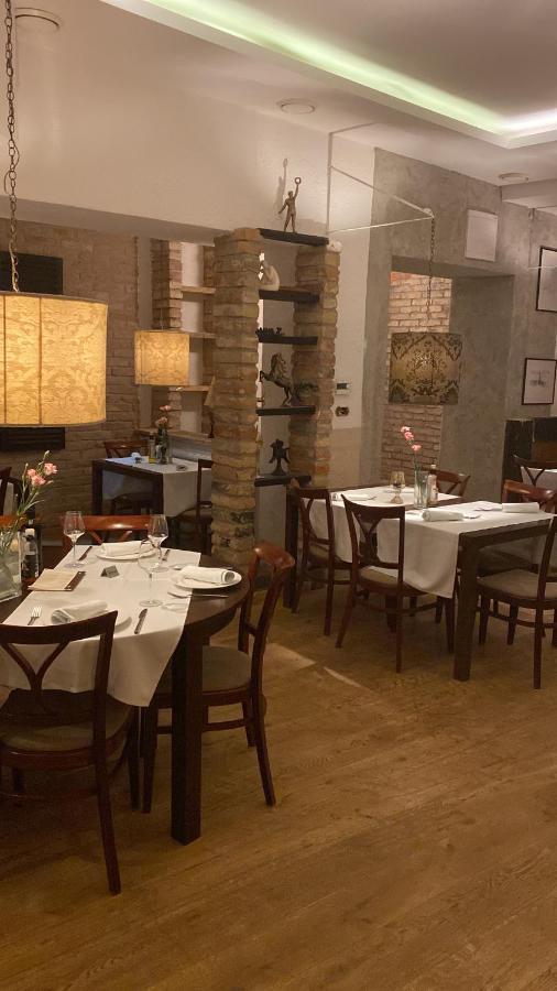 Hotel Marathon Senec Dış mekan fotoğraf