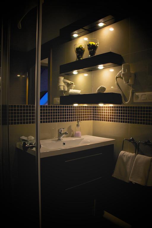 Hotel Marathon Senec Oda fotoğraf